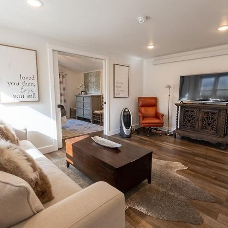 Adorable Bungalow W/ Private Patio Mins Away From Downtown Rapid City Eksteriør bilde