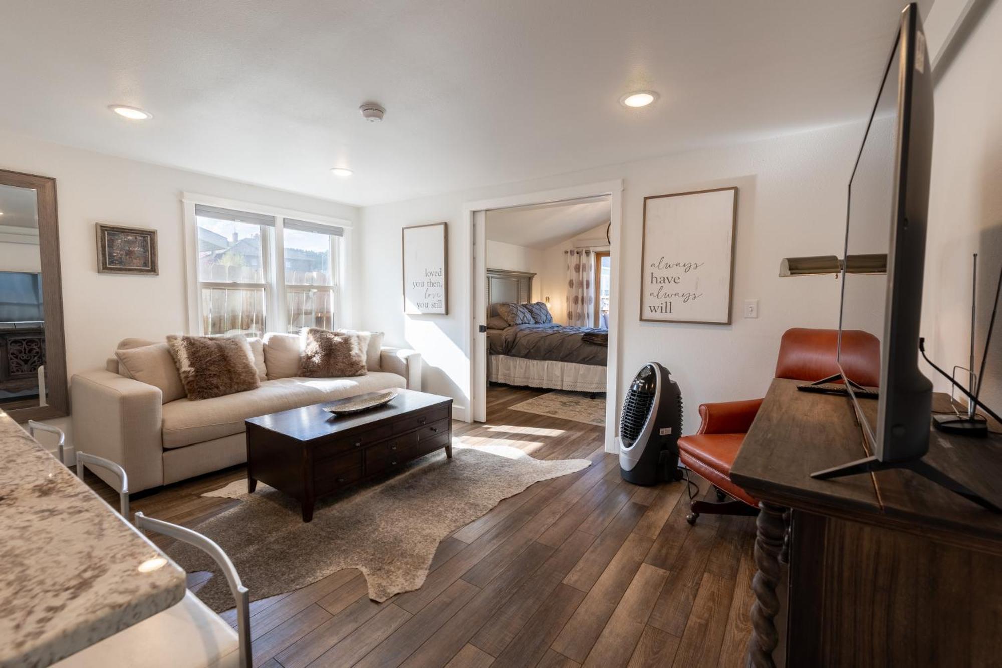 Adorable Bungalow W/ Private Patio Mins Away From Downtown Rapid City Eksteriør bilde
